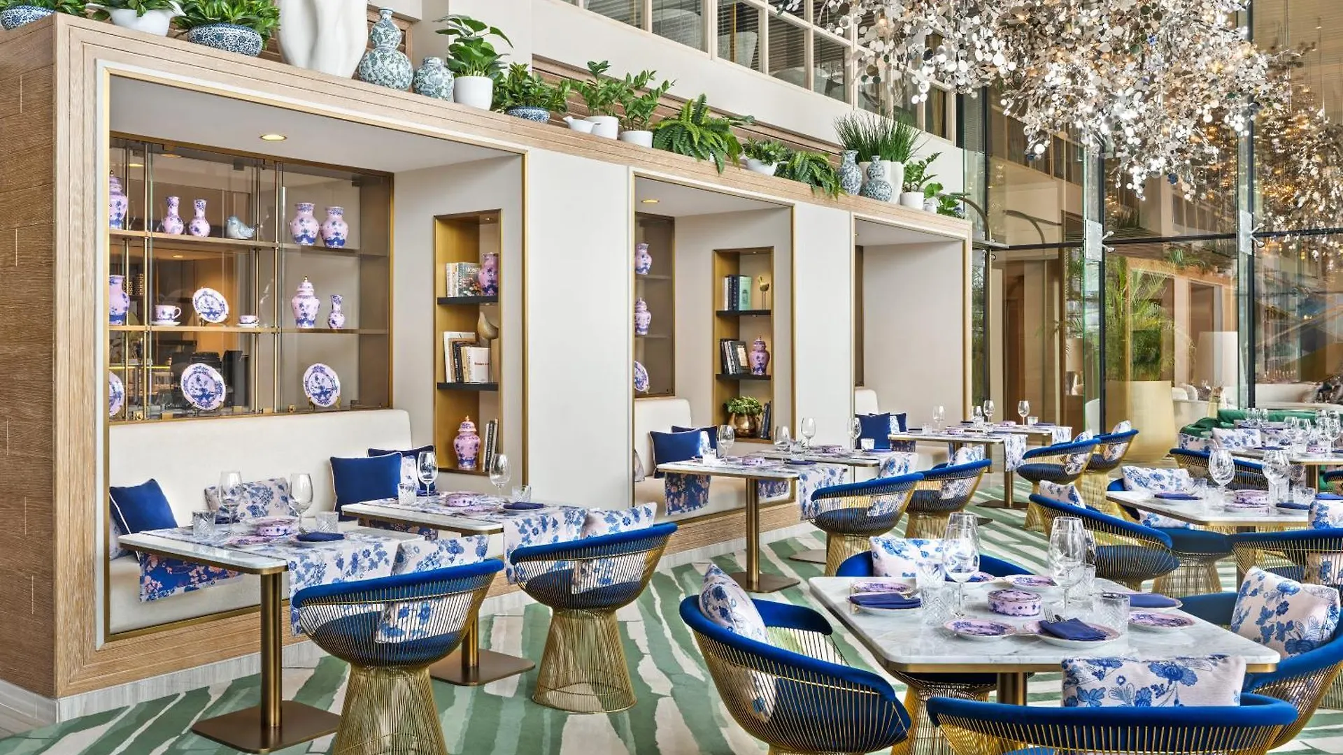 *****  The St. Regis Downtown Dubai Hotel United Arab Emirates